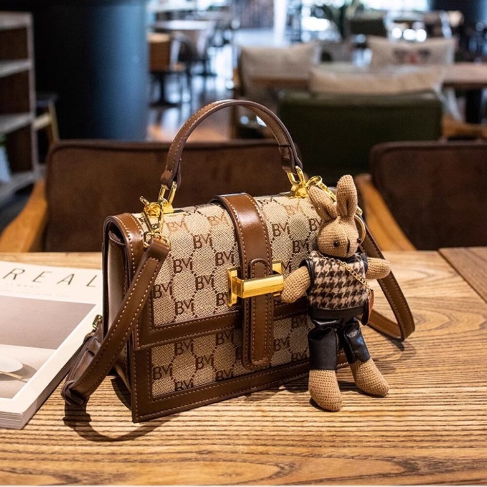 Hong Kong cowhide genuine leather retro small square bag